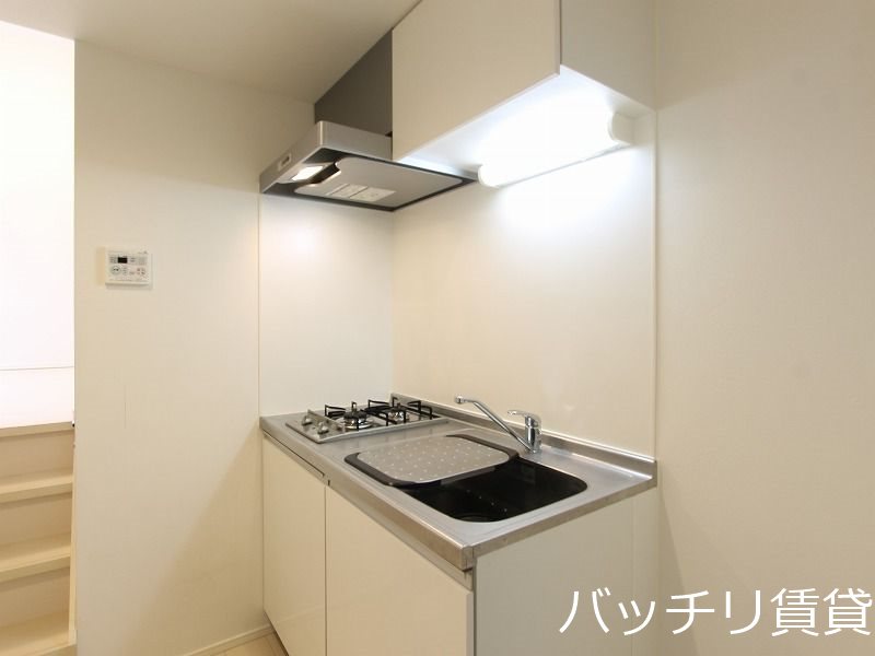 キッチン　別号室タイプの為、現状を優先致します。