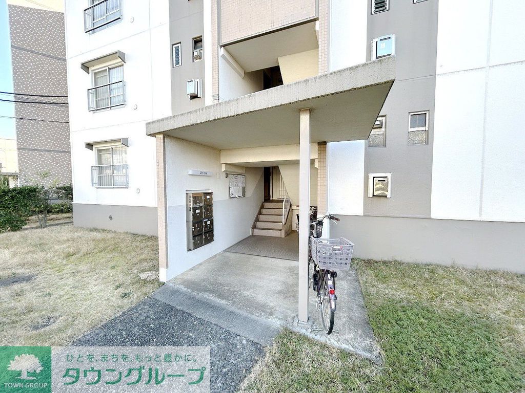 エントランス　駐車場