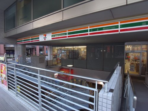 コンビニ　セブンイレブン 大阪南本町2丁目店（コンビニ）まで140m