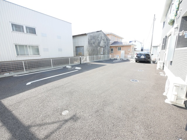 駐車場　★敷地内に駐車場がございます★