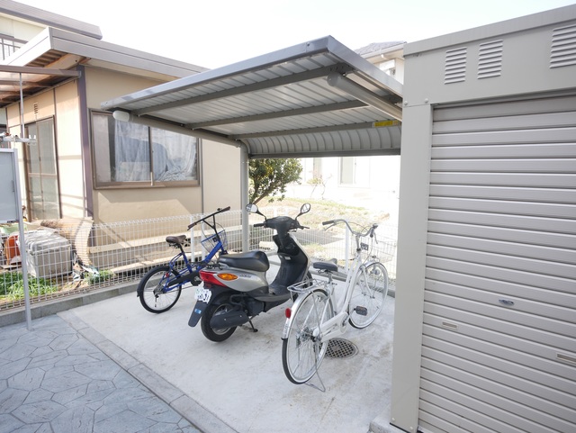 その他共有部分　★敷地内に屋根付駐輪場がございます★