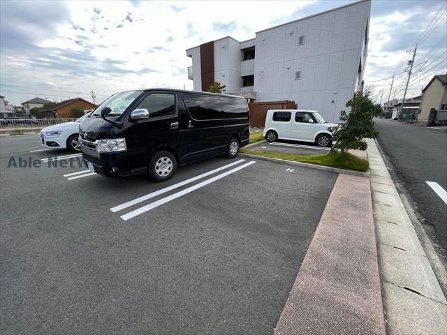 駐車場　駐車場