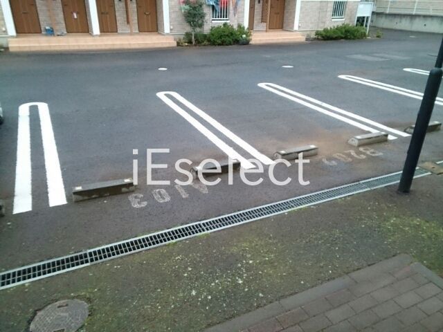 駐車場　敷地内駐車場