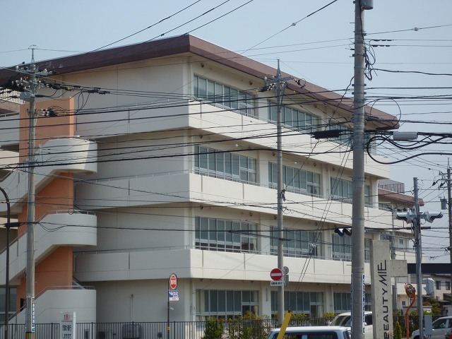 小学校　諸江町小学校（小学校）まで2000m