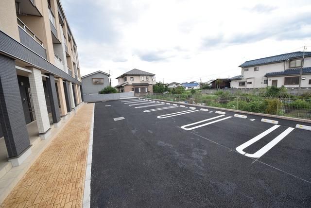 駐車場　☆敷地内駐車場☆