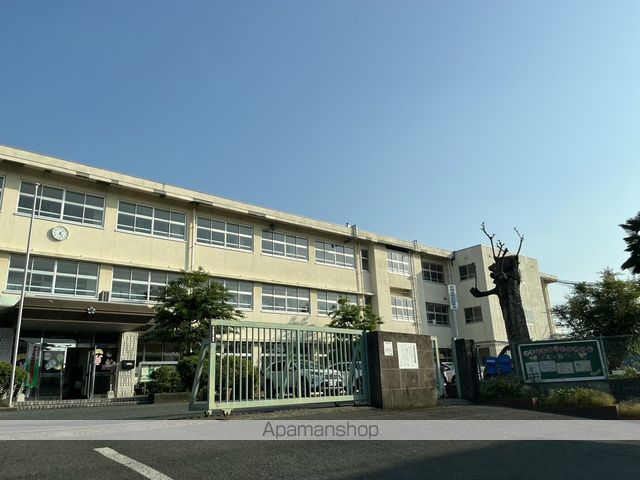 小学校　春日市立小学校春日西小学校（小学校）まで382m