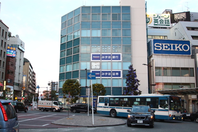 銀行　みずほ銀行　市川支店（銀行）まで732m