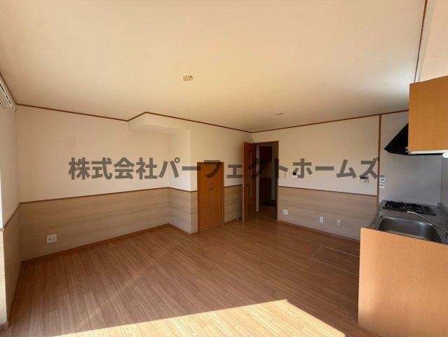 居室・リビング　こちらのリビングで趣味の時間をお楽しみください