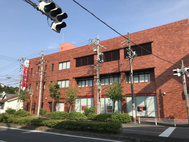 銀行　三菱ＵＦＪ銀行（銀行）まで1300m