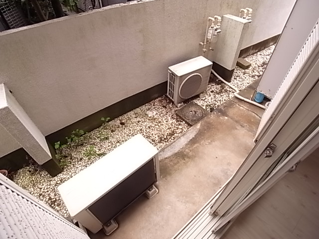 バルコニー　陽当たり良好なバルコニーです