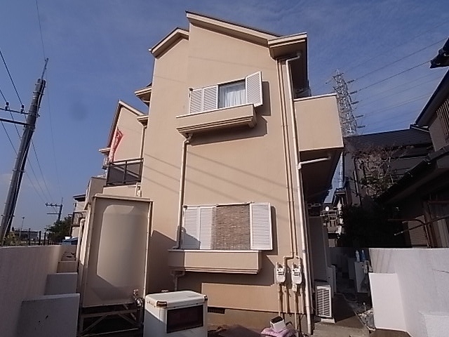 建物外観　落ち着いた雰囲気の外観です