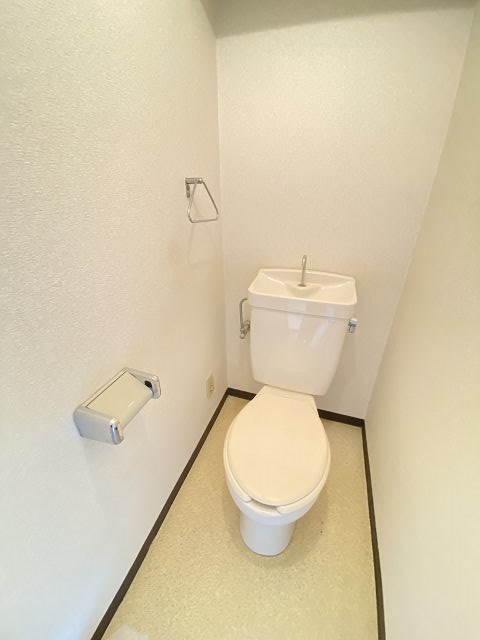トイレ　ゆったりとした空間のトイレです