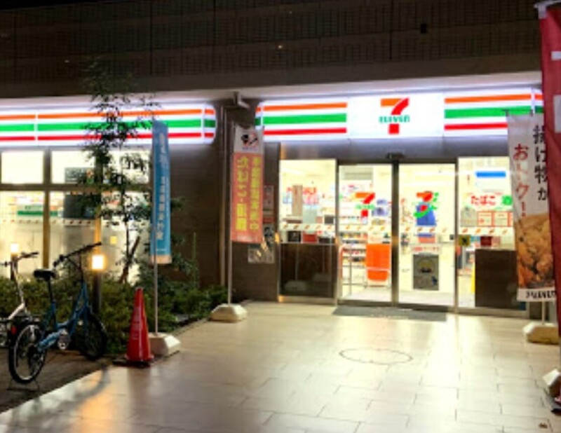 コンビニ　セブンイレブン大阪南船場2丁目店（コンビニ）まで305m