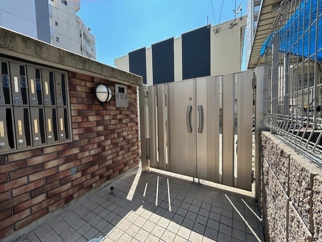 エントランス　オートロックゲート