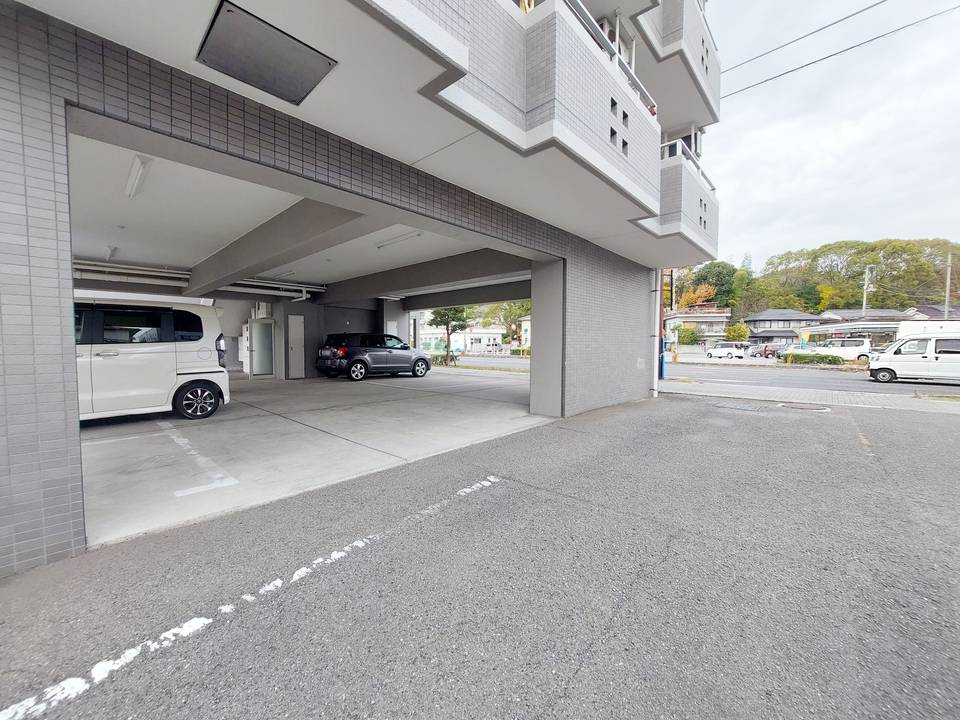 駐車場　駐車場
