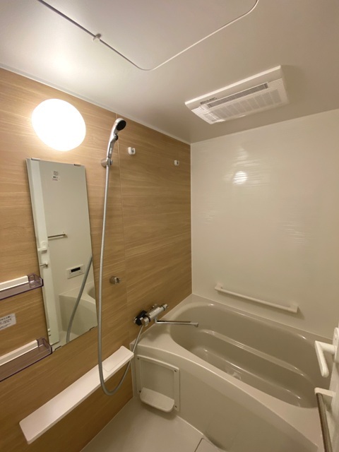 バス・シャワールーム　※写真は同タイプ住戸です。