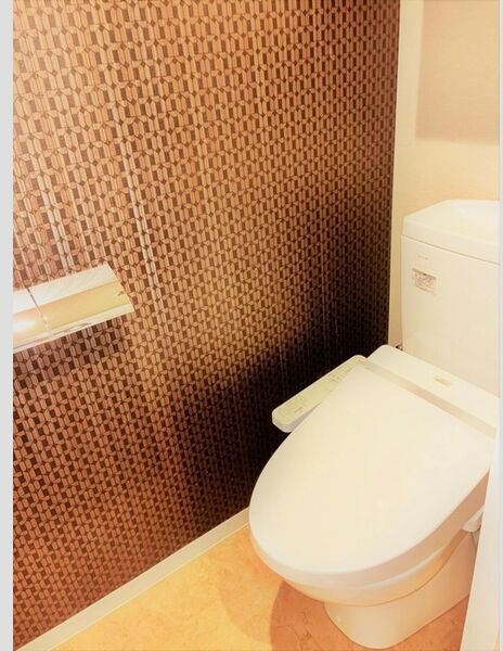 トイレ　※写真は同じマンションの違う部屋のものになります。
