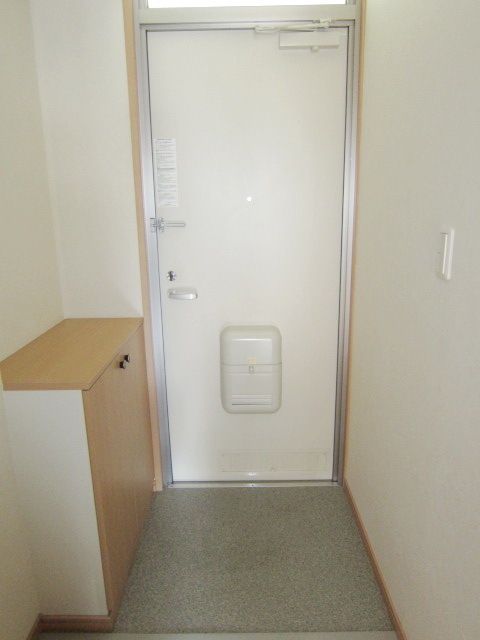 玄関　★下駄箱付きの玄関★