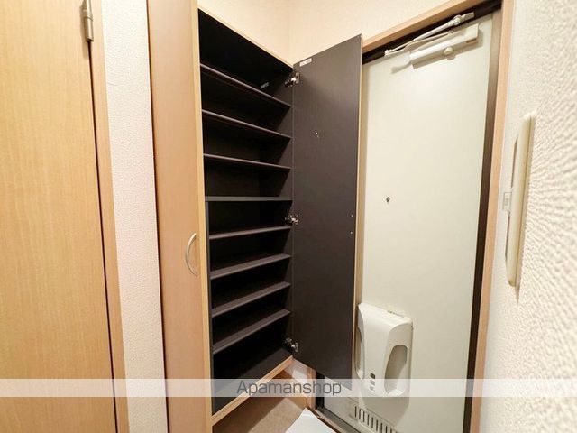 アゼリアの玄関写真