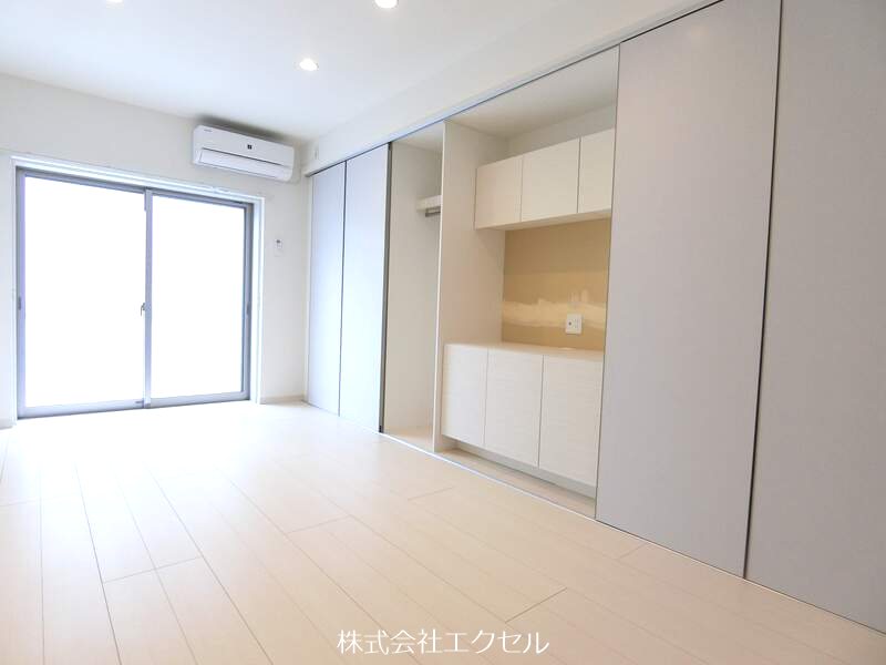 居室・リビング　収納たっぷりのお部屋です。