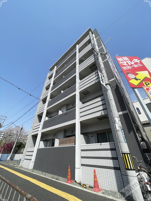 建物外観　鉄筋コンクリート造のガッチリした建物です♪♪