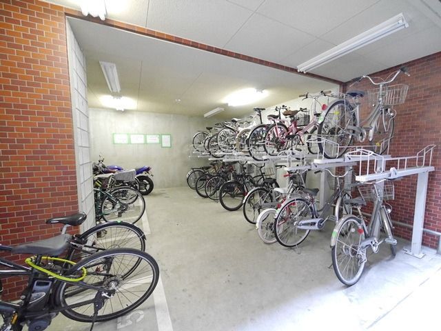 その他　★敷地内駐輪場★