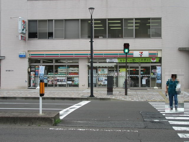 コンビニ　セブンイレブン　仙台榴ヶ岡５丁目店（コンビニ）まで500m