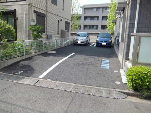駐車場　1.3空き