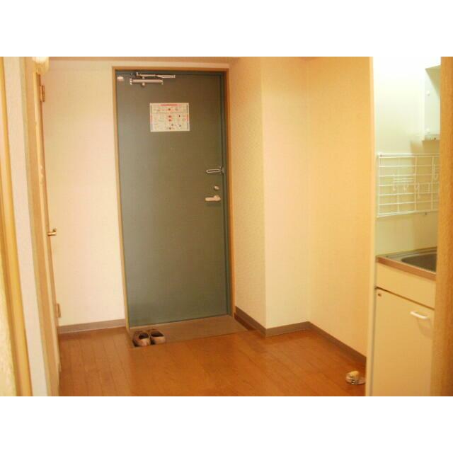 玄関　※別部屋参考写真です。