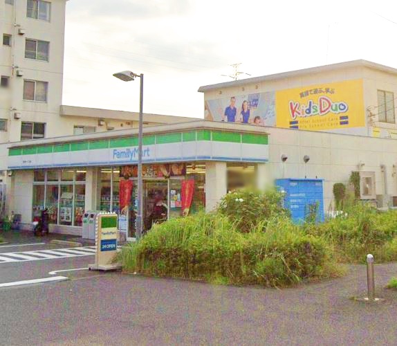 コンビニ　ファミリーマート（コンビニ）まで191m