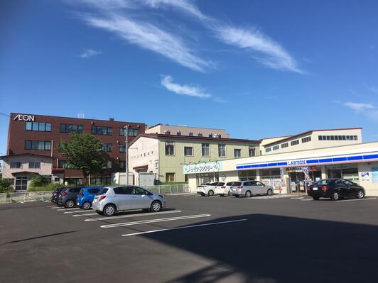 コンビニ　ローソン札幌本通二十一丁目店（コンビニ）まで285m