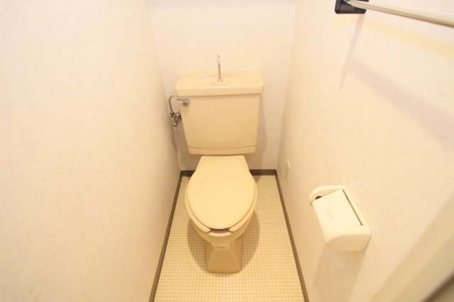 日吉A-1のトイレ写真