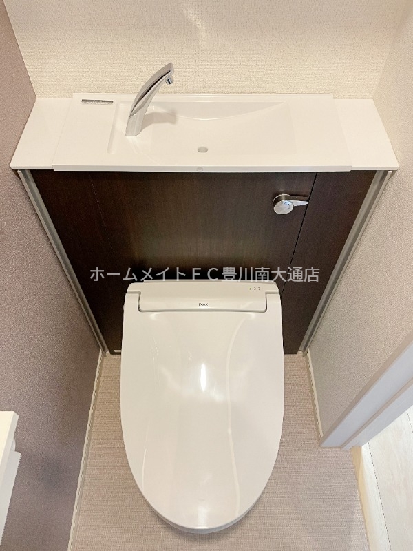 ＪＲ東海道本線 豊橋駅 バス乗車時間：15分 最寄りバス停で下車 徒歩4分 2階建 新築のトイレ写真