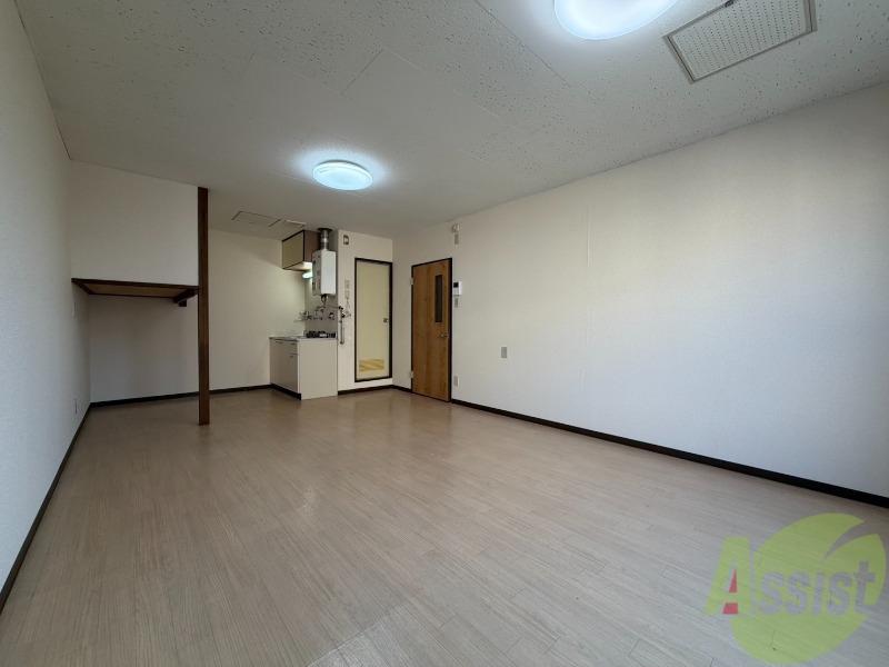 その他部屋・スペース　こちらのお部屋は光が差し込む、温かみのあるお部屋です。