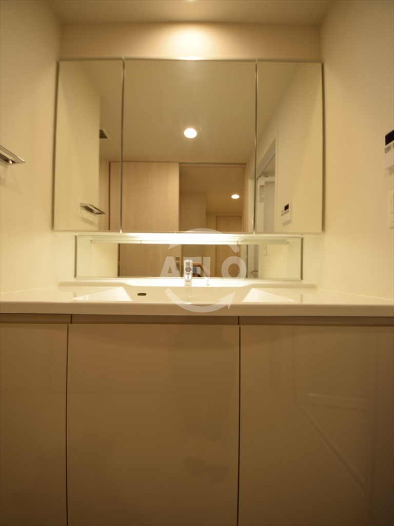 洗面設備　OPUS RESIDENCE SHINSAIBASHI SO