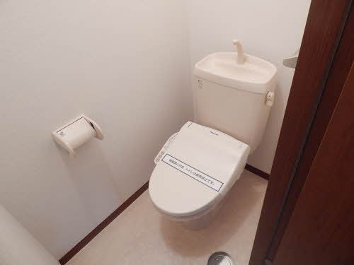 鹿児島市電谷山線 宇宿一丁目駅 徒歩3分 2階建 築23年のトイレ写真