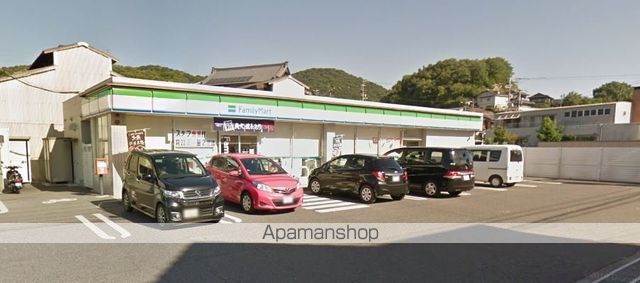 コンビニ　ファミリーマート（コンビニ）まで459m
