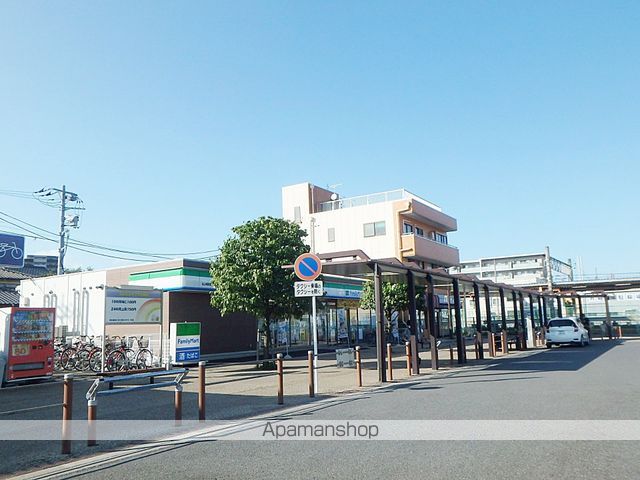 コンビニ　ファミリーマート（コンビニ）まで462m