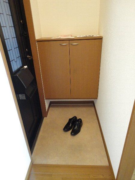 プランドール葉室Aの玄関写真