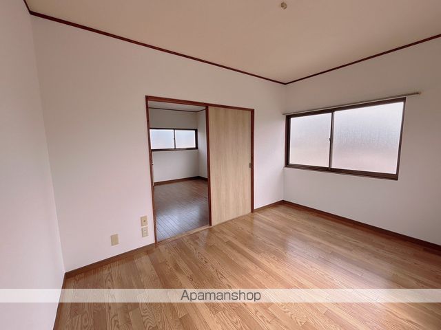 コーポ十王の居間写真