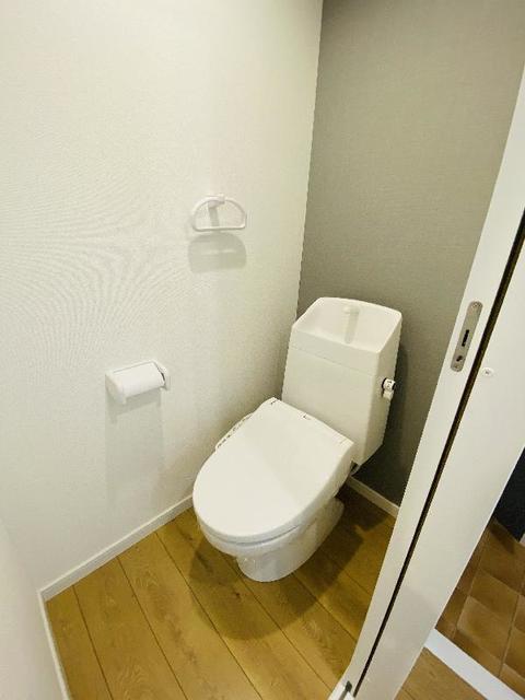 京阪本線 香里園駅 徒歩22分 2階建 築5年のトイレ写真