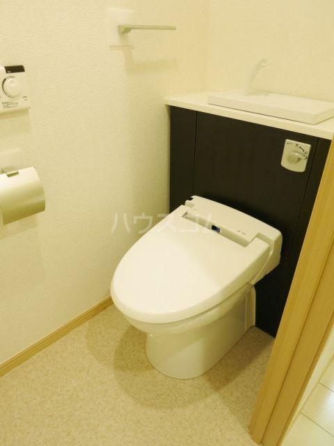 名鉄名古屋本線 藤川駅 徒歩16分 4階建 築15年のトイレ写真