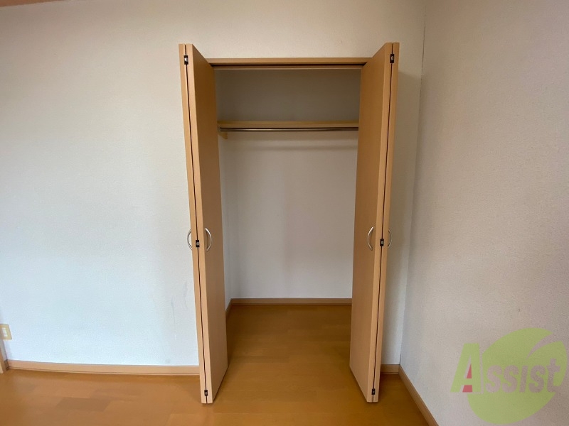収納　寝室の収納です。部屋がすっきり片付きます。