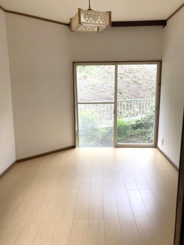 東逸見町3丁目戸建ての居間写真