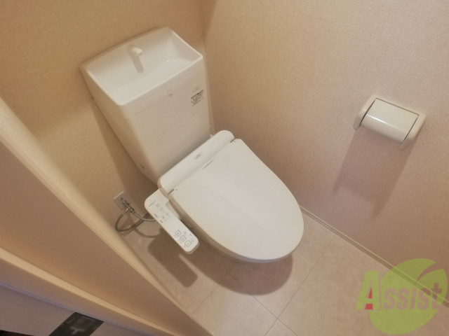 トイレ　トイレはシンプルかつオーソドックスで使いやすそうですね。
