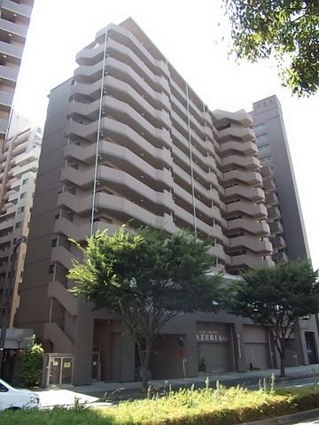 建物外観　外壁タイル張りのマンション