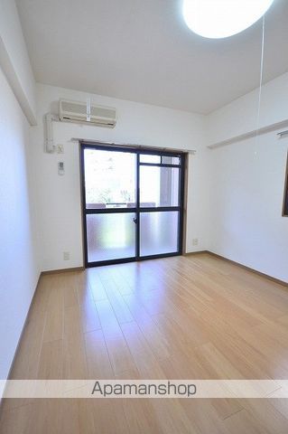 ＪＲ鹿児島本線 箱崎駅 徒歩12分 4階建 築24年の居間写真