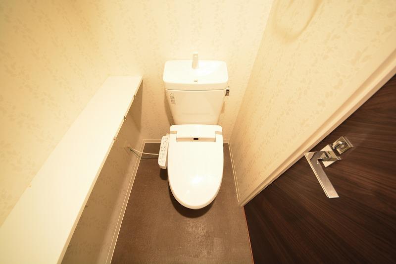 トイレ　グランプラス谷町　温水暖房便座