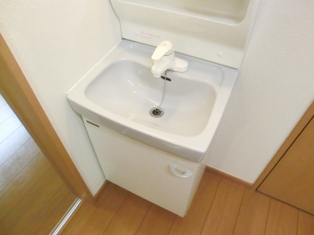 洗面設備　嬉しい独立洗面台！