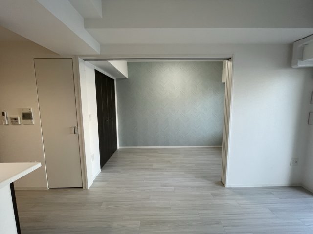 居室・リビング　同マンション反転タイプの間取り写真